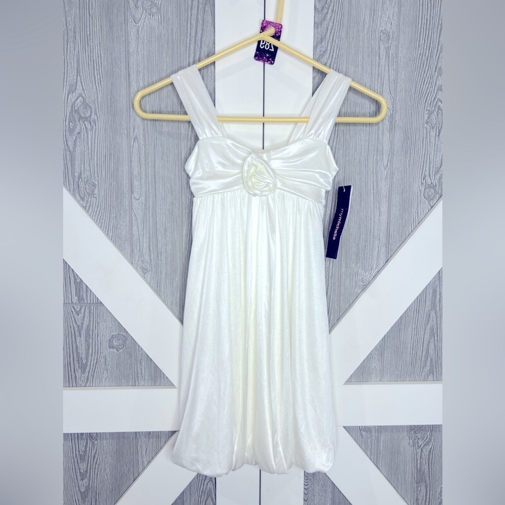 B4.51 NWT My Michelle Juniors Satin Dress • Size 7